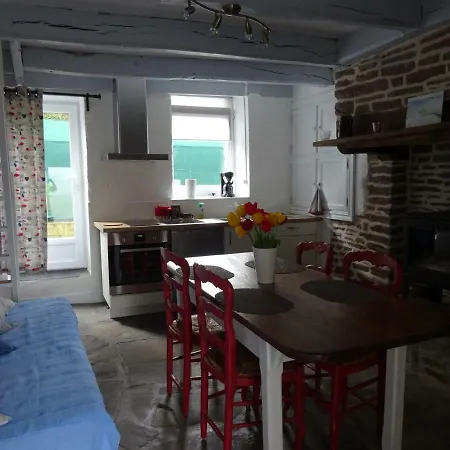 Casa rural La Cour Du Bourg *