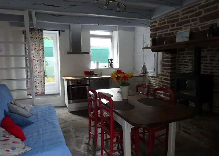 컨트리하우스 La Cour Du Bourg *